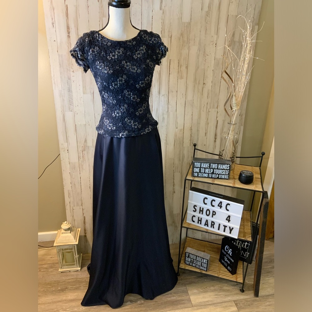 Js Collection Formal Gown. Size 6. - image 1